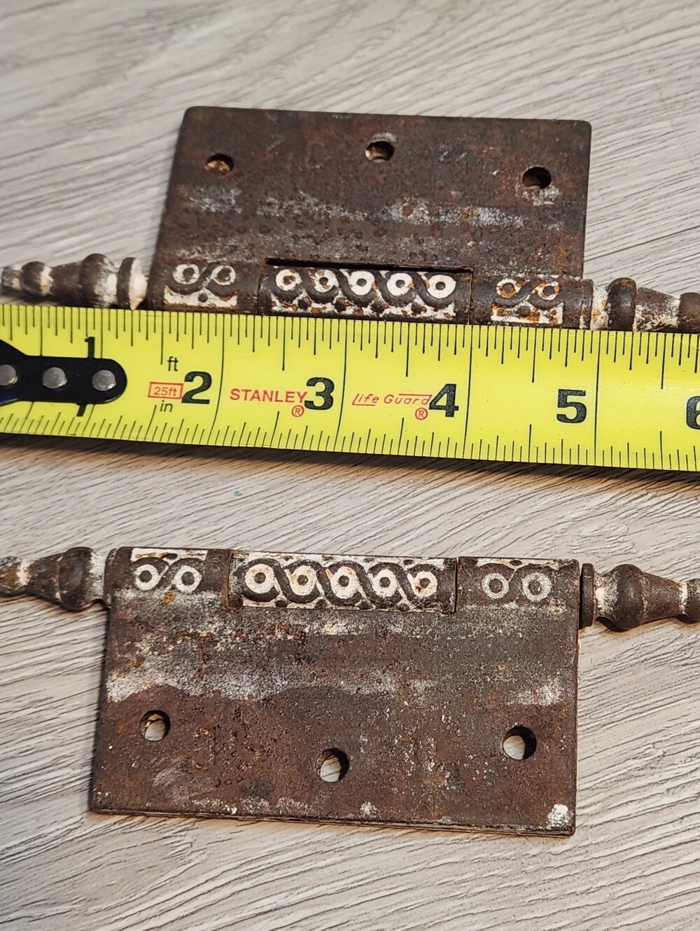 2 VTG Victorian Antique Iron Ornate Steeple Tipped Door Hinge 3.5 Cast Iron - Picture 6 of 11